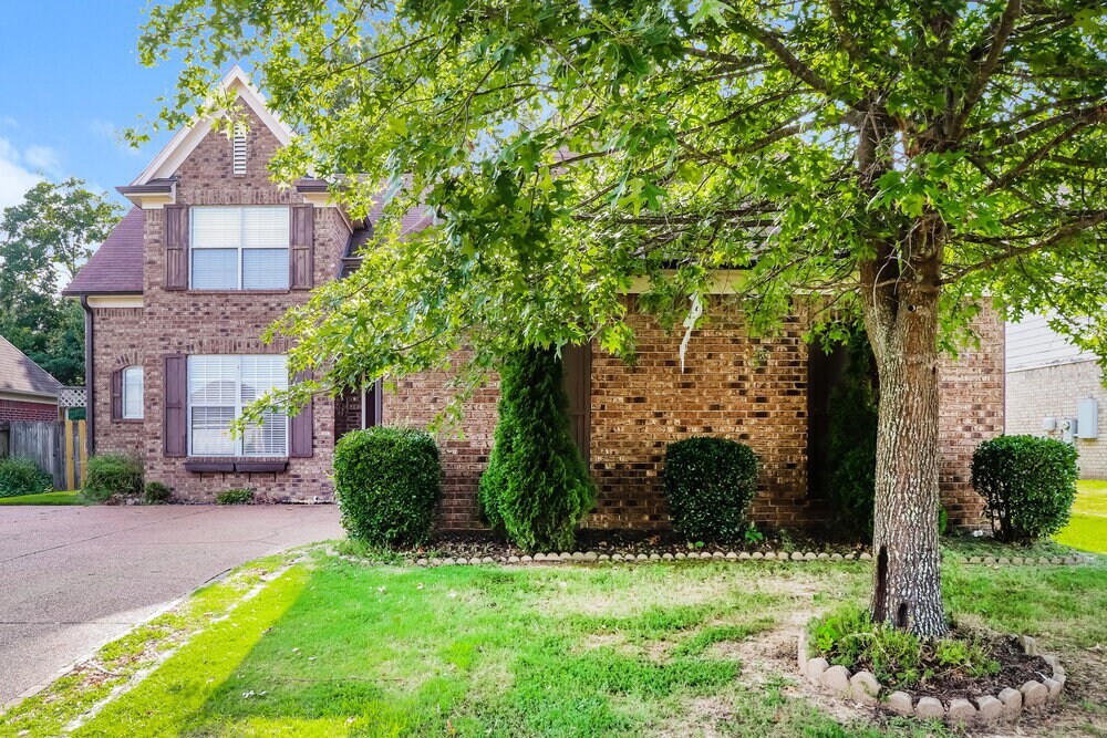 Primary Photo - 1637 Lawson Dr