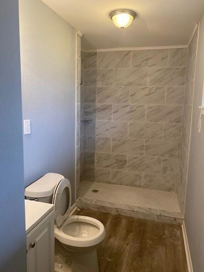 Foto del edificio - RECENTLY REMODELED 3 BEDROOM 2 BATH HOME WITH 1691 IN SWEENY, TEXAS