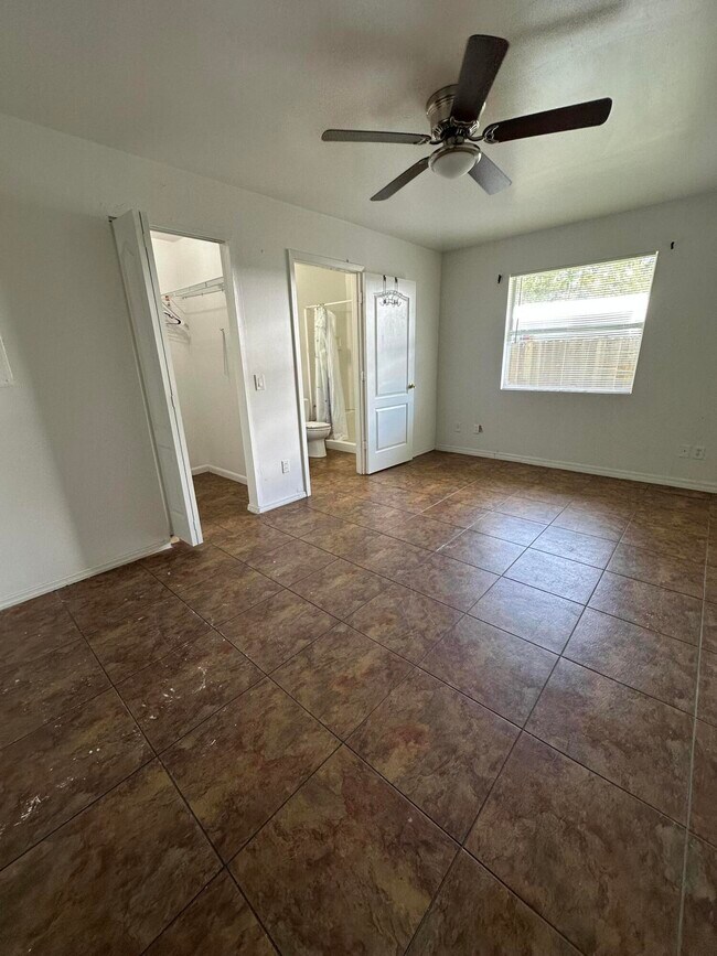 Foto del edificio - 1264 36th Ave SW