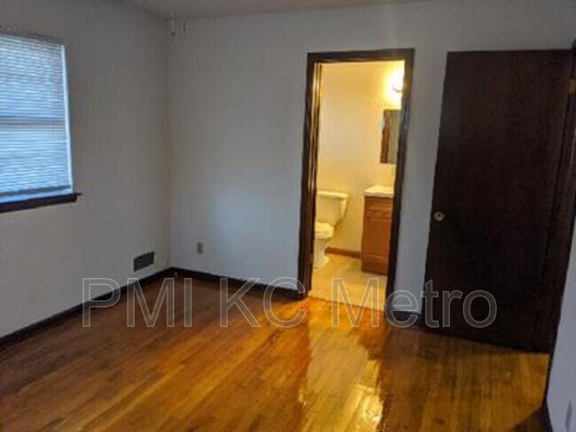 Foto del edificio - 11035 Stark Ave