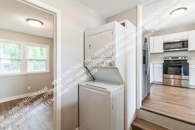 Foto del edificio - 1533 Ridgewood Ave