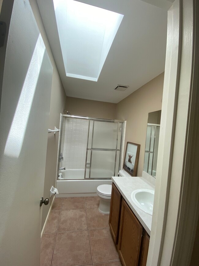 Building Photo - 2417 Brittany Ct