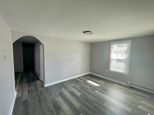 Building Photo - 82 West Coit