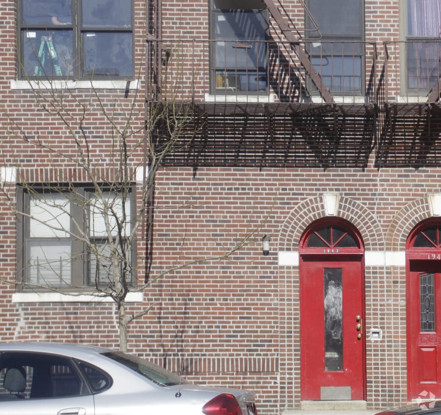 Building Photo - 1945 Gleason Ave