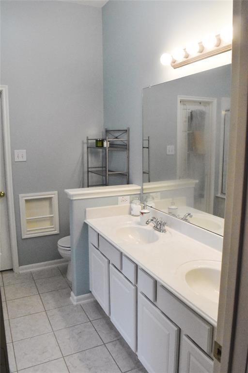 Foto del edificio - 6711 Lilacbrook Ct