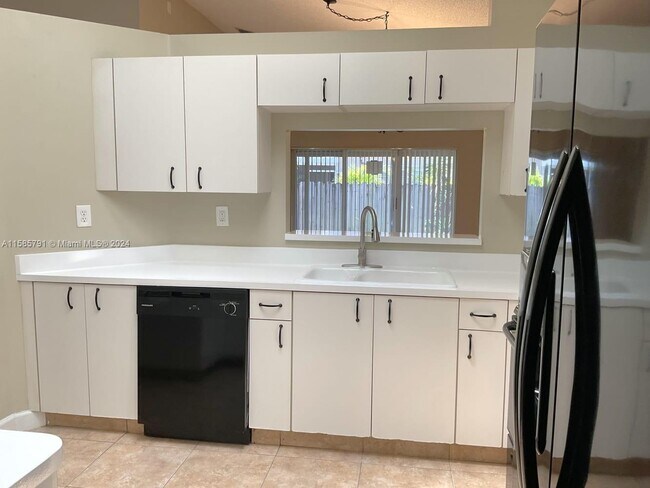 Foto del edificio - 14624 SW 127th Ct