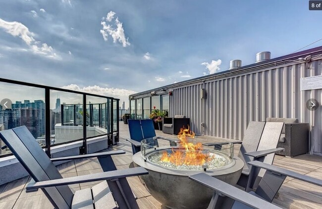 Foto del edificio - 2555 N Clark St