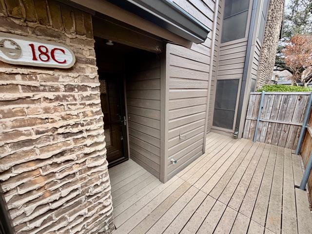 Building Photo - 333 Melrose Dr