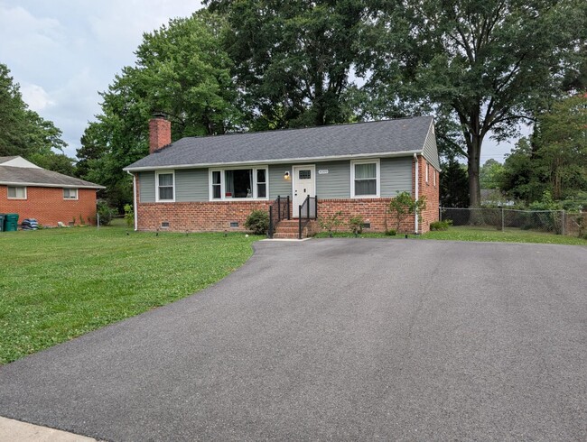 Building Photo - 8209 Reinland Dr