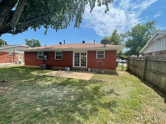 Building Photo - 1117 W Woodlane Dr