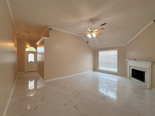 Building Photo - 390 N Ericson Rd