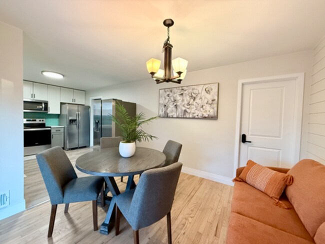 Foto del edificio - 9989 Dodge Dr