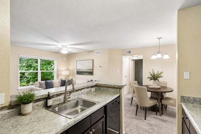 Building Photo - The Greens at Westgate Apartment Homes