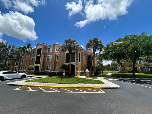 Foto del edificio - 8020 N Nob Hill Rd