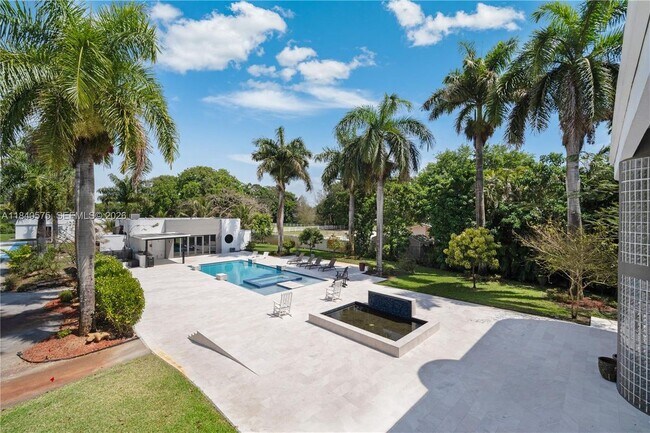Foto del edificio - 14401 SW 63rd St
