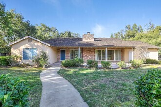 Building Photo - 14691 Horseshoe Dr