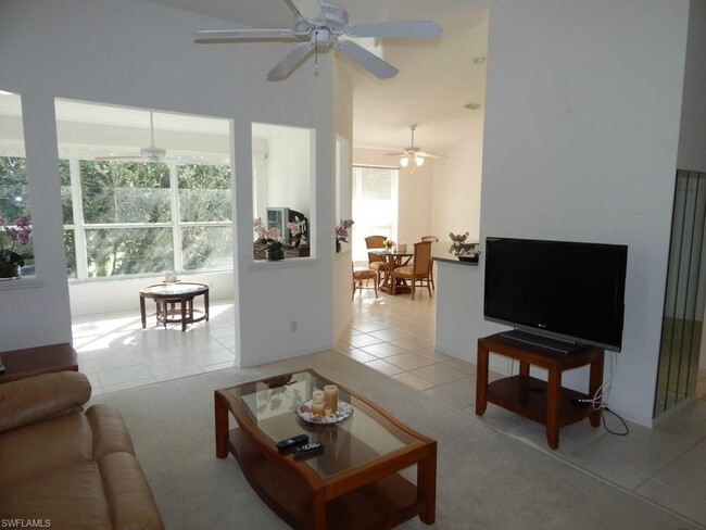 Foto del edificio - 1330 Charleston Square Dr