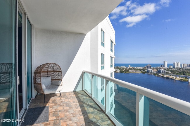 Foto del edificio - 231 Riverside Dr