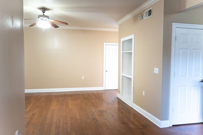 Foto del edificio - 3 br 2 bath across from the TAC