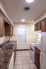 Building Photo - 701 Beech St