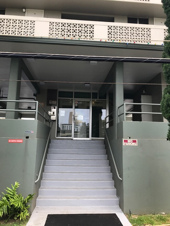 Building Photo - Hono Hale C112