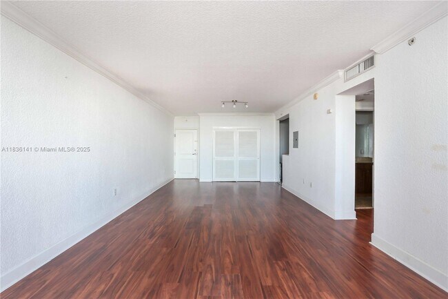 Building Photo - 401-469 69th St