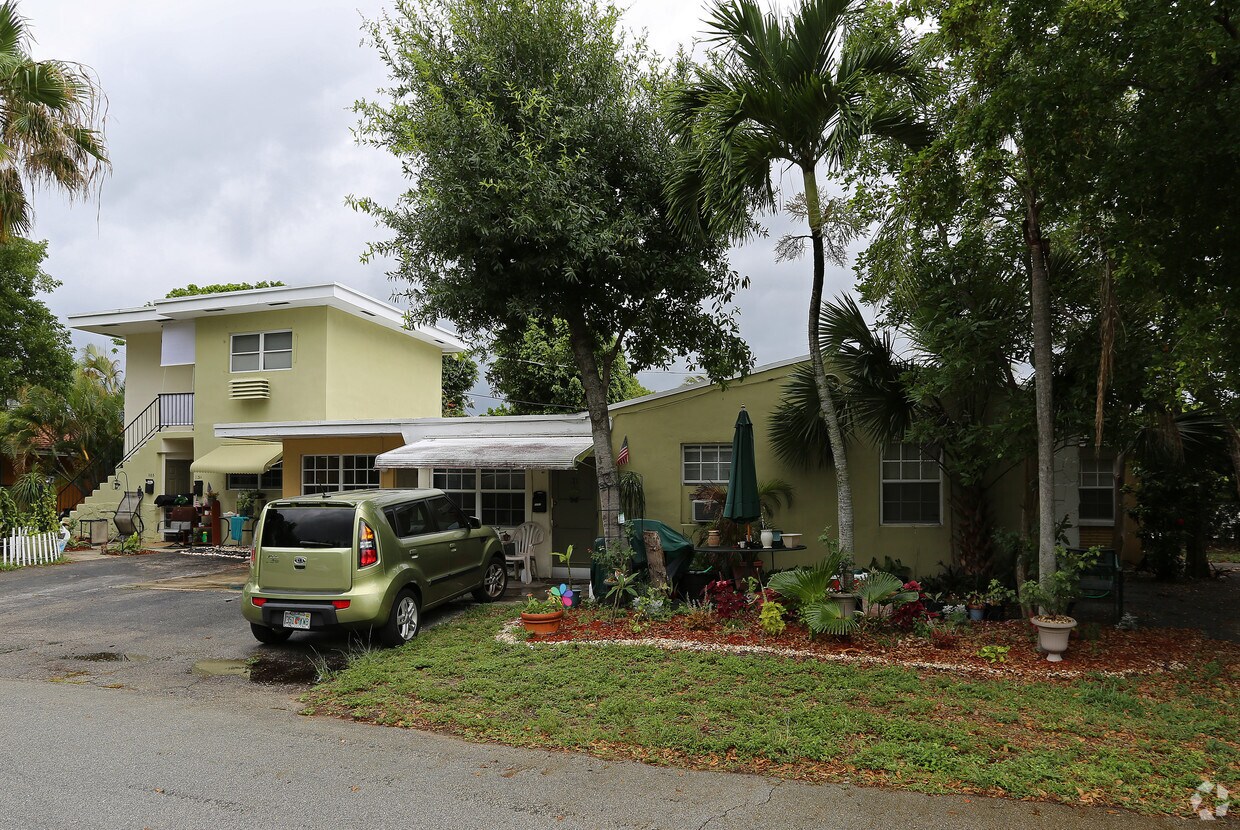 Building Photo - 1151-1159 NE 18th St