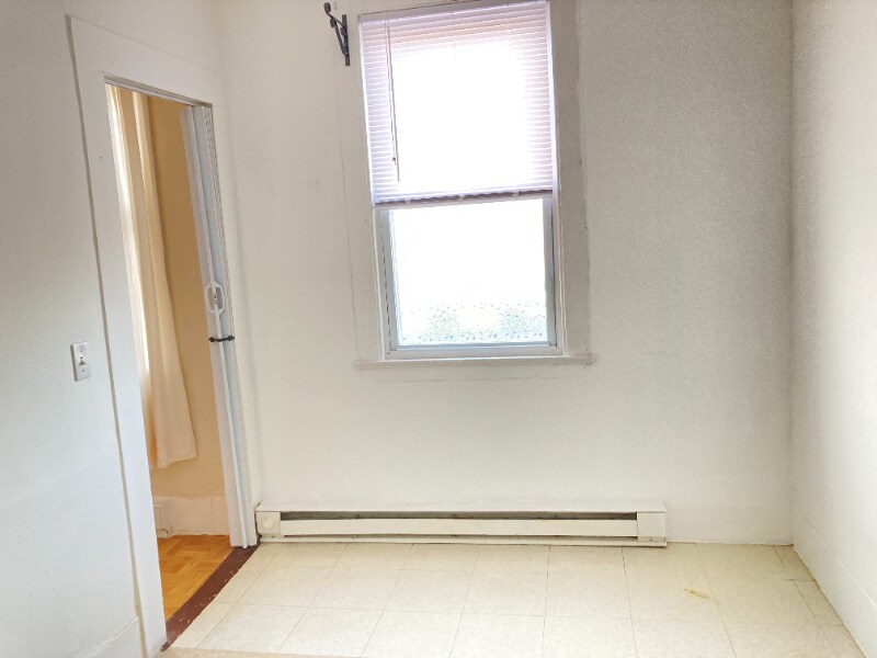 Primary Photo - 108 Front St