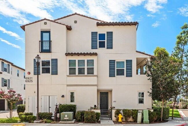 Building Photo - Beautiful 3B/3.5BA Townhouse in Carlsbad w...