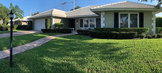 Foto del edificio - 701 Apple Tree Ln