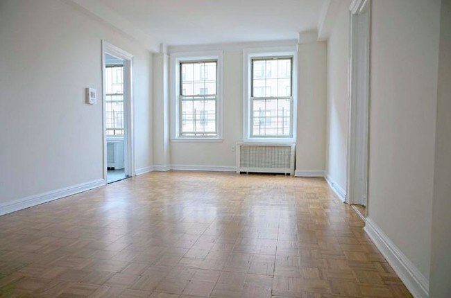 Foto del edificio - 698 West End Ave