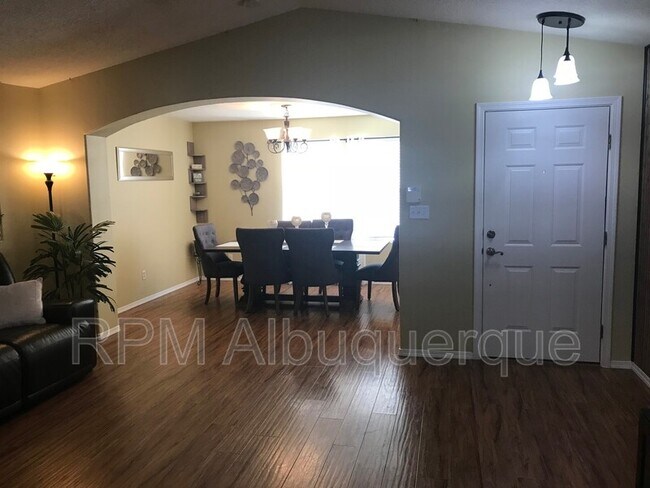 Foto del edificio - 7709 Harrier Ave NW