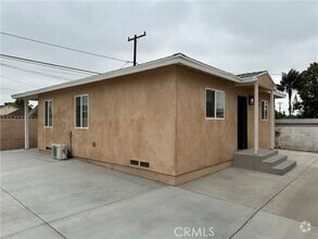 Building Photo - 9517 Stoakes Ave