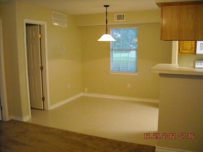 Dining area - 112 Tawakoni Trl