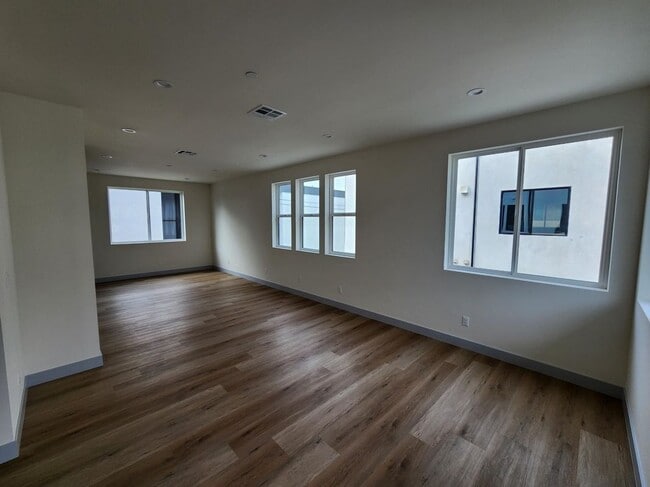 Building Photo - 2154 245th St