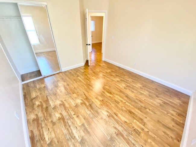 Building Photo - BEAUTIFUL 3 BEDROOM 2.5 BATHROOM 2 STORY H...