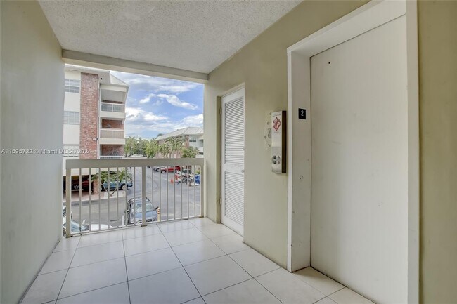 Foto del edificio - 2424 Southeast 17th Street Apt #B215, Fort...