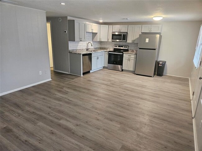 Building Photo - 614 Dogwood Ct