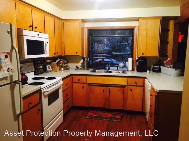 Foto del edificio - 3 br, 2 bath House - 1570 NW Hartford Ave