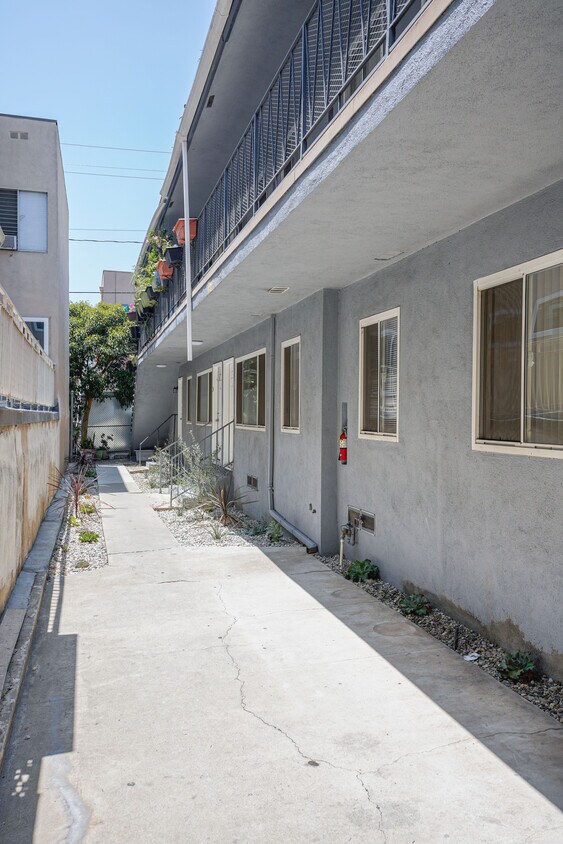 Building Photo - 1045 N Genesee Ave