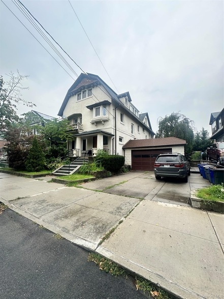Photo - 409 W 261st Street Unit 2 Apartment