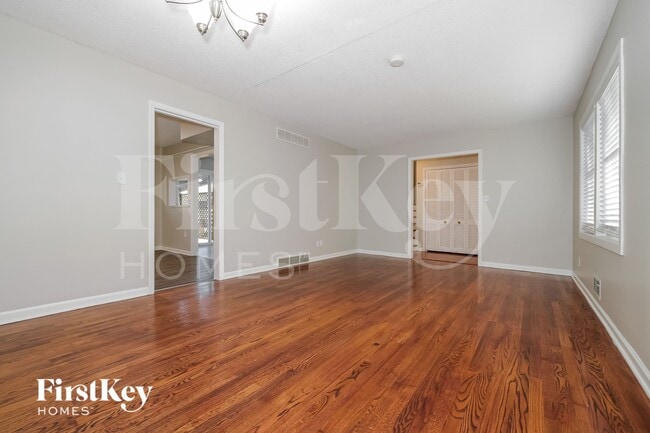 Foto del edificio - 8906 W 93rd St