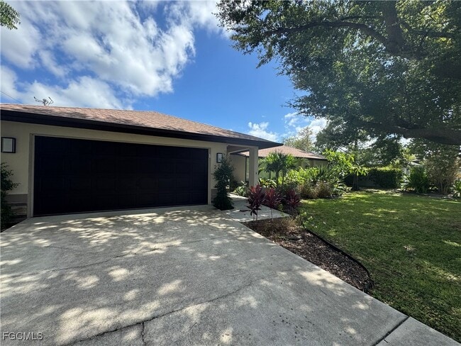 Building Photo - 2211 SW 14th Pl