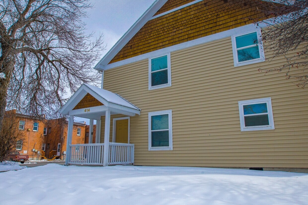 Entrada del condominio - 414 W Babcock St, Unit 1