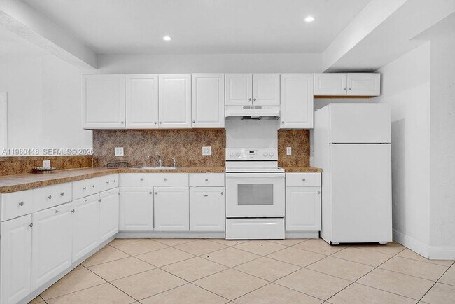 Foto del edificio - 2417 Pierce St