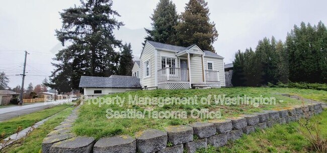 Building Photo - 5323 N 39th St