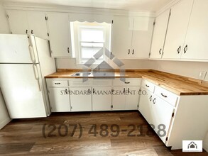 Building Photo - 26 Oak St