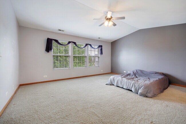 Foto del edificio - 2614 Loren Ln