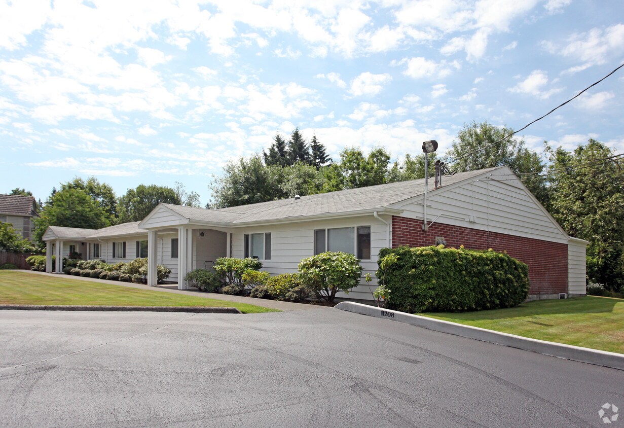 Primary Photo - 11206 Clover Park Dr