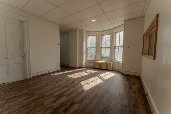 Foto del edificio - 215 Liberty St